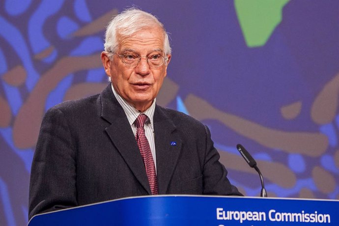 UE.- Borrell espera que la nueva misión naval de la UE esté lista a final de mar