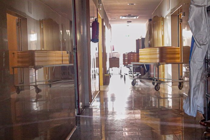 Coronavirus.- AMP.- El Palacio de Hielo de Madrid actuará como morgue por la saturación de los crematorios