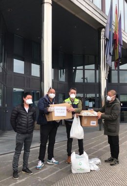 Asociación general de Chinos en Asturias dona EPIS a la Policía Local de Oviedo.