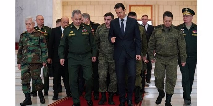 El ministro de Defensa ruso, Sergei Shoigu, y el presidente sirio, Bashar al Assad