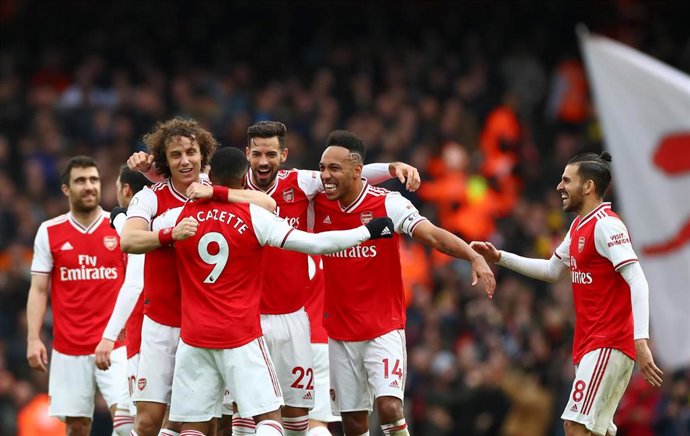 Los jugadores del Arsenal celebran un gol
