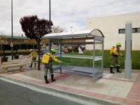 Bomberos forestales y retenes del Gobierno riojano desinfectan diversas zonas de Villamediana
