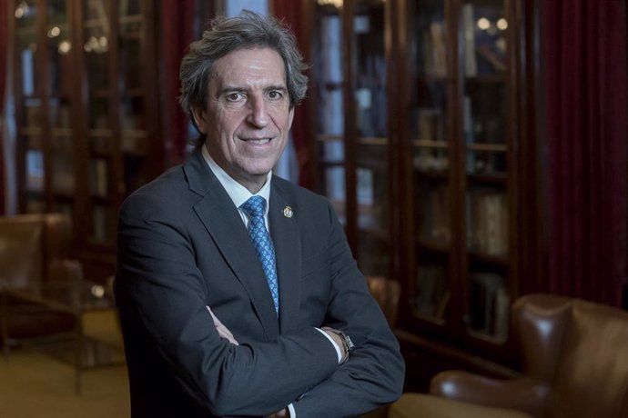 El presidente del Colegio de Médicos de Madrid, Miguel Ángel Sánchez Chillón.