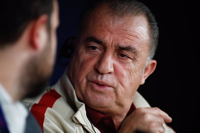 Fútbol.- El entrenador del Galatasaray Fatih Terim, hospitalizado por coronaviru