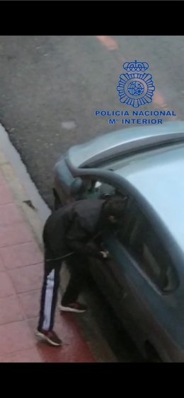 Detenido un hombre que acababa de robar en el interior de un vehículo en pleno centro de la ciudad de Murcia