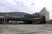 Los palacios de congresos de Málaga y Sevilla se habilitarán como "grandes hospitales" si es necesario