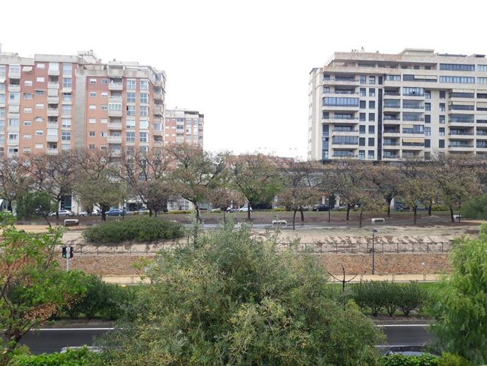 La avenida Goleta de Alicante vacía, este martes.