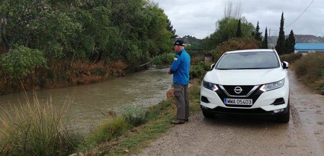 Personal de Comisaría de Aguas en la rambla del Albujón