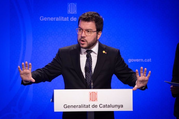 El vicepresident del Govern, Pere Aragons, intervé en la roda de premsa convocada davant els mitjans per informar sobre el coronavirus, a Barcelona / Catalunya (Espanya), a 12 de mar de 2020.