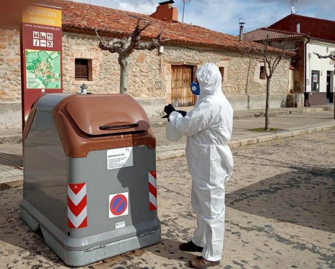Desinfección de contenedores.