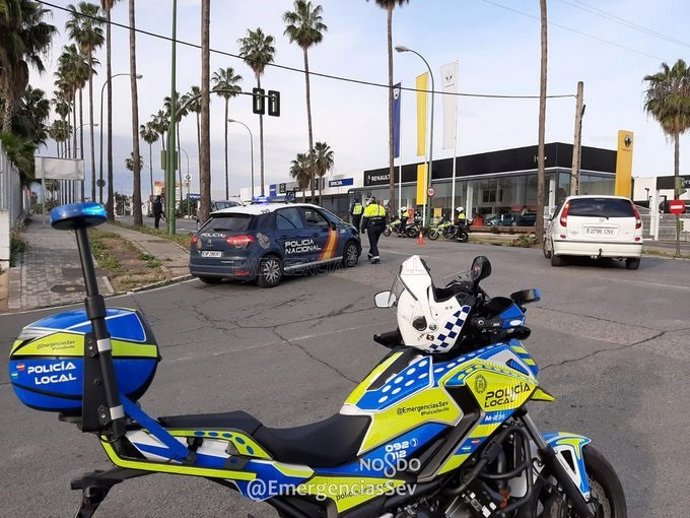 Una imagen de los controles que lleva a cabo Policía Local y Nacional por el estado de alarma