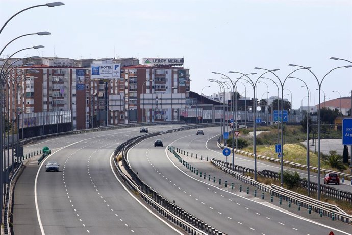 La A-7 en Málaga, sin tráfico por el Estado de Alarma decretado por el Gobierno por la pandemia de coronavirus