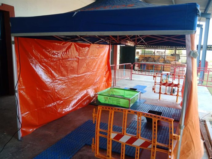 Carpa de descontaminación instalada en Palma del Río (Córdoba).