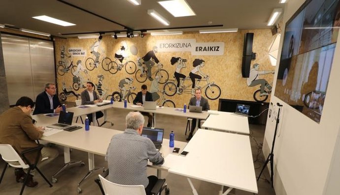 Reunión de Diputación de Gipuzkoa con representantes de sectores económicos