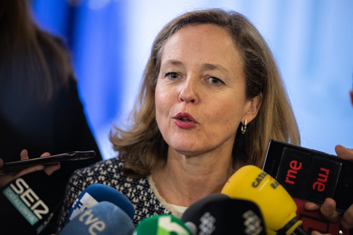 La vicepresidenta tercera y ministra de Asuntos Económicos y Transformación Digital, Nadia Calviño, en Barcelona (España), a 24 de febrero de 2020.