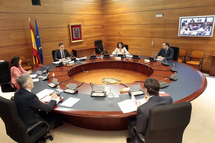El presidente del Gobierno, Pedro Sánchez, preside la reunión del Consejo de Ministros de este martes.