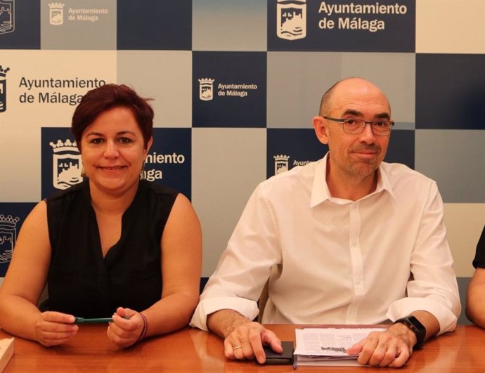 Los concejales de Adelante Málaga Paqui Macias y Eduardo Zorrilla