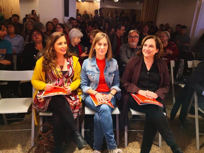 Candela López, Jéssica Albiach y Ada Colau en el consell nacional de los comuns el 21 de diciembre de 2019.