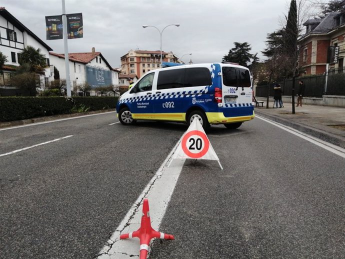 Coronavirus.- Policía Municipal de Pamplona denuncia al conductor de un vehículo en el que viajaban 5 personas