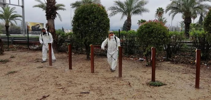 El Ayuntamiento de Murcia trabaja de manera intensiva en la limpieza y desinfección de las zonas de esparcimiento canino del municipio