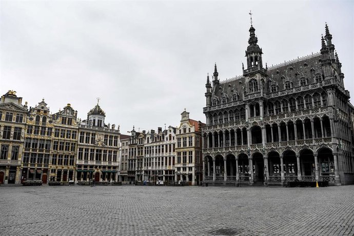 La Grand Place de Bruselas, desierta