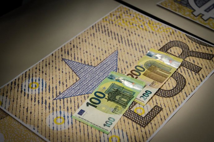 Nous bitllets de 100 i 200 euros (maig 2019)