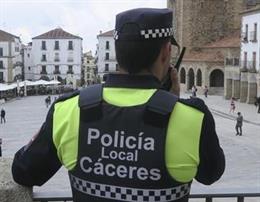 Un agente de la Policía Local de Cáceres