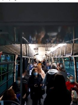 Imagen difundida por ASC respecto a un autobús la mañana de este martes