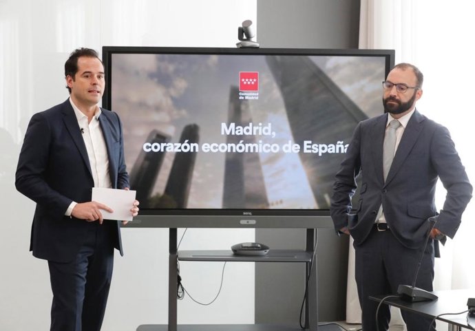 Aguado junto a Manuel Giménez