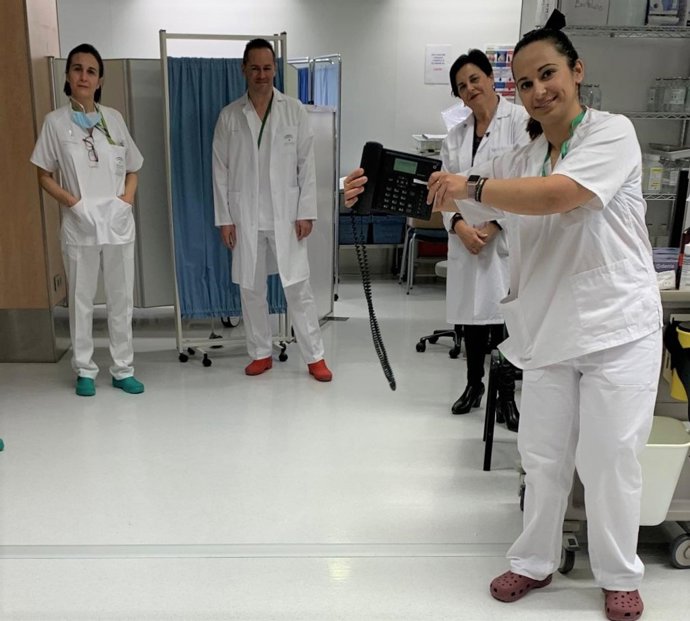 Matronas responden por teléfono las consultas de las embarazadas