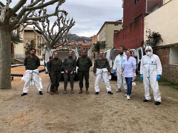 El Ejército desinfecta el Centre Geriatric del Pirineu en la Pobla de Segur (Lleida), por coronavirus.