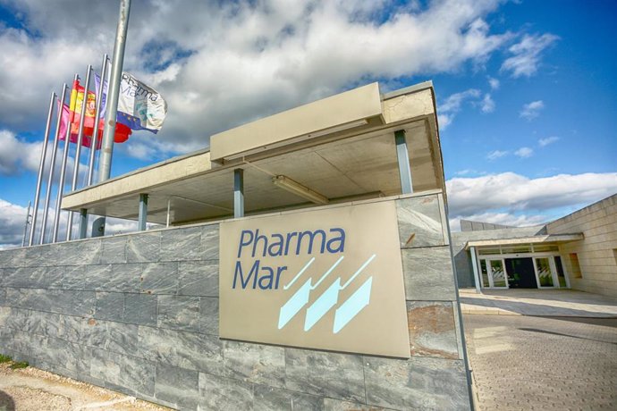 Entrada a la sede de PharmaMar, empresa que anunció el pasado martes día 3 de marzo que podría contar en menos de un mes con un tratamiento para tratar el actual brote de coronavirus, denominado Covid-19, en Colmenar Viejo/Madrid (España), a 5 de marzo 