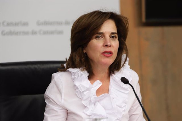 La consejera de Sanidad del Gobierno de Canarias, Teresa Cruz, en rueda de prensa