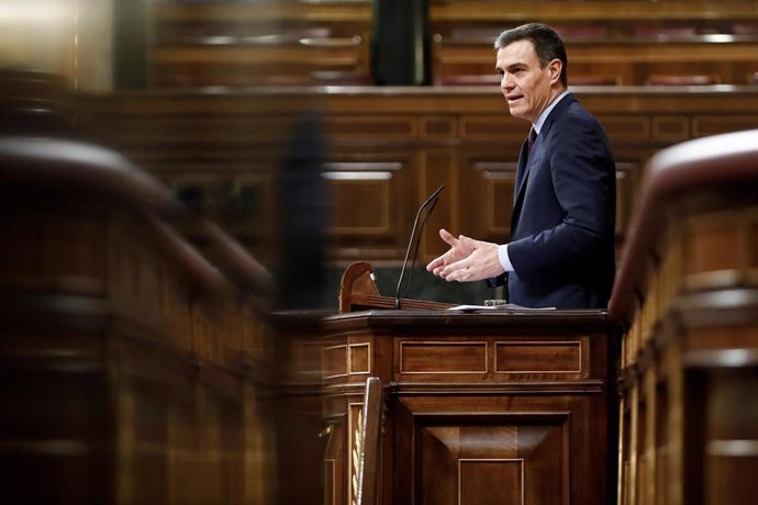 El presidente del Gobierno, Pedro Sánchez, durante el pleno extraordinario celebrado este miércoles para explicar la declaración del estado de alarma y las medidas para paliar las consecuencias de la pandemia provocada por el coronavirus