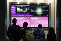 La Bolsa de Tokio pierde casi un 5% al cierre ante el temor de un repunte de Covid-19