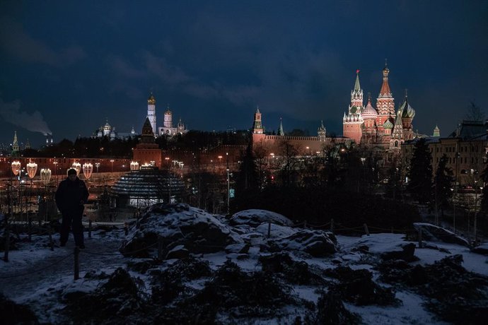 Coronavirus.- Moscú cierra desde el sábado bares, tiendas y parques por la pande