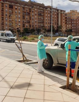 Recogida de muestras para la detección del Covid-19 en el centro de salud del Bulevar