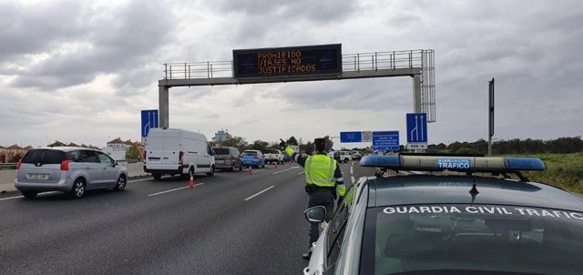 Control de la Guardia Civil en la autovía