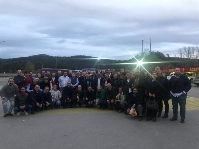 Asistentes de Vox Córdoba al acto de su partido en Vistalegre.