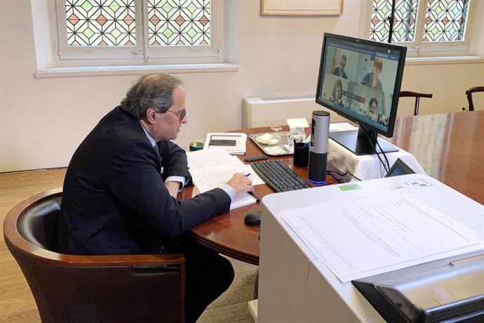 El presidente de la Generalitat, Quim Torra, se reúne por videoconferencia con los delegados del Govern en el exterior.