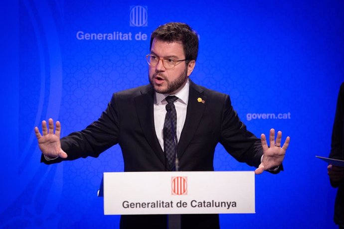 El vicepresidente del Govern, Pere Aragons, interviene en la rueda de prensa convocada ante los medios para informar sobre el coronavirus, en Barcelona / Catalunya (España), a 12 de marzo de 2020.