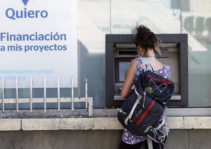 Los bancos argentinos no cobrarán por ninguna operación en cajeros automáticos hasta el 30 de junio