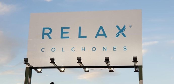 Industrias Relax dona 50 sábanas para confeccionar prendas de protección médica.