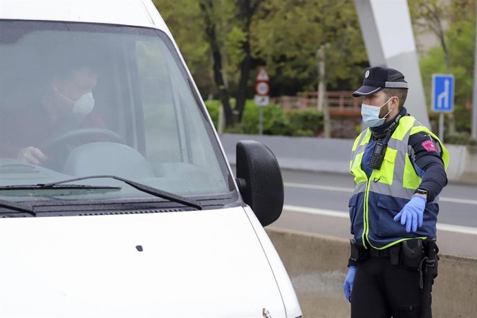 La Policía Municipal de Madrid realiza un control en la capital
