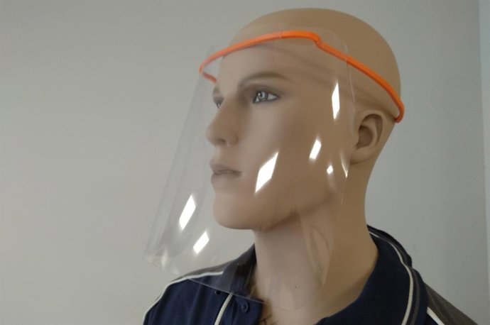 Imagen de una de las pantallas protectoras frente al Covid-19 fabricadas por Iveco.