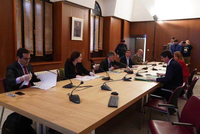 Reunión del viernres 20 de marzo entre el vicepresidente de la Junta y los portavoces parlamentarios en San Telmo.
