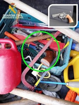 Revólver Localizado Por La Guardia Civil En Mollerussa