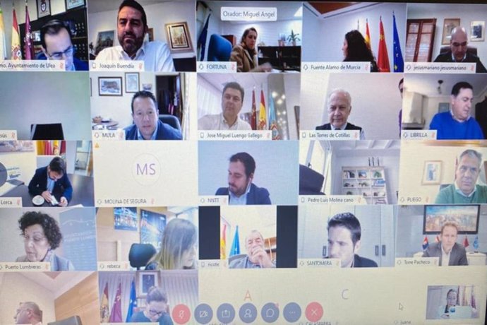 Videoconferencia de alcaldes con el presidente Fernando López Miras