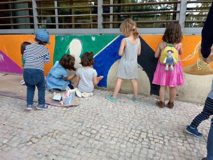 Niños participando en el festival de C.A.L.L.E en Lavapiés