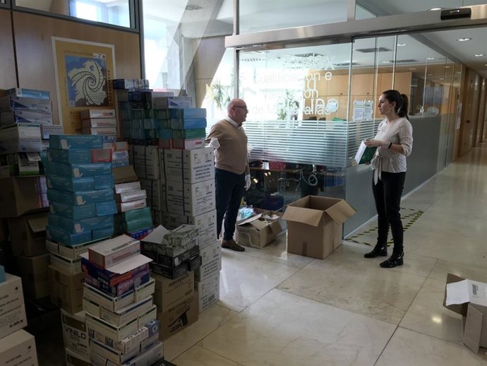 La Delegación Territorial de la Xunta distribuye material de protección para los ayuntamientos